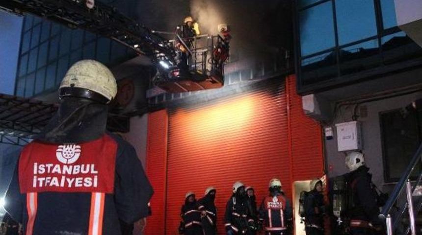 Kağıthane'de Korkutan Yangın