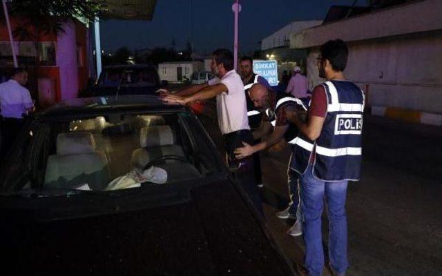 Antalya'da 200 Polisle Şafak Denetimi