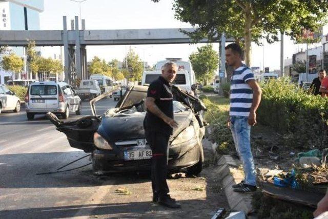 Otomobil Ağaca Çarptı; Sürücü Yaralandı