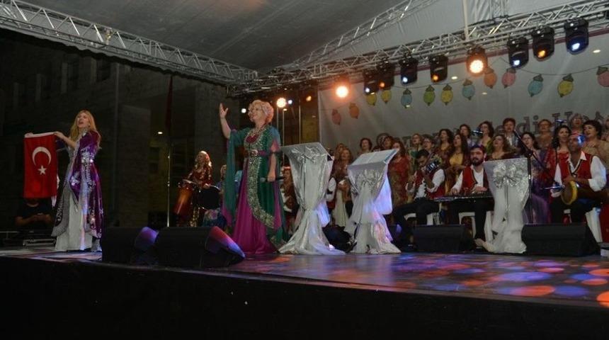 Nil&uuml;fer Kadın Korosu Ramazan Sokağı&rsquo;nda Mest Etti