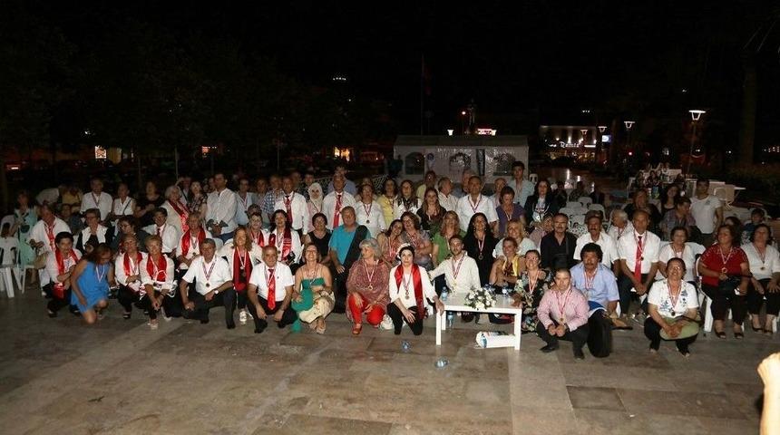 Konservatuar &Ouml;ğrencilerine Madalya