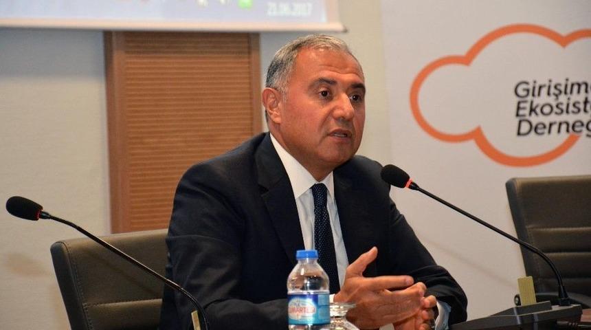 S&uuml;tc&uuml;, Gen&ccedil; Girişimcilerle Tecr&uuml;belerini Paylaştı