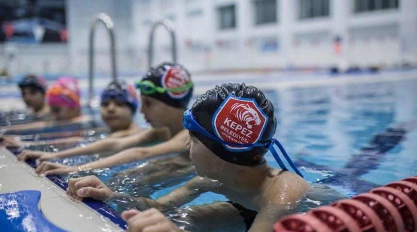 Olimpik Y&uuml;zme Havuzuna Yoğun İlgi