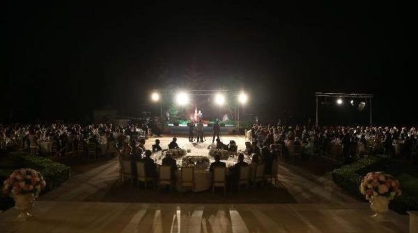 Başbakan Yıldırım'dan Başbakanlık Personeline &Ccedil;ankaya K&ouml;şk&uuml;'nde Iftar