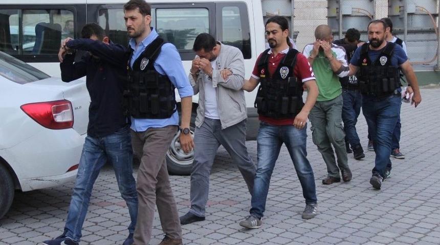 Uyuşturucu Ticaretinden G&ouml;zaltına Alınan 7 Kişi Adliyeye Sevk Edildi