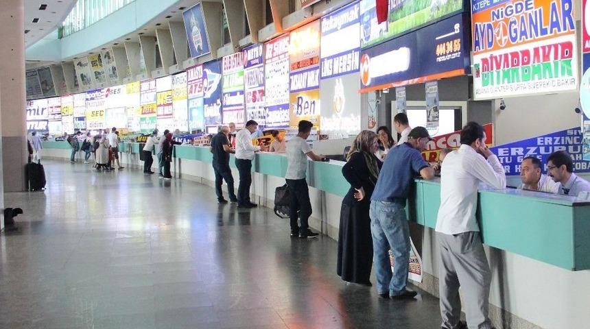 Otogarlarda Bayram Yoğunluğu