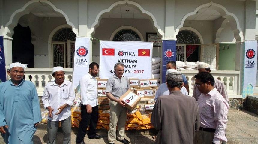 Tika&rsquo;dan Vietnam&rsquo;da İftar Ve Gıda Yardımı