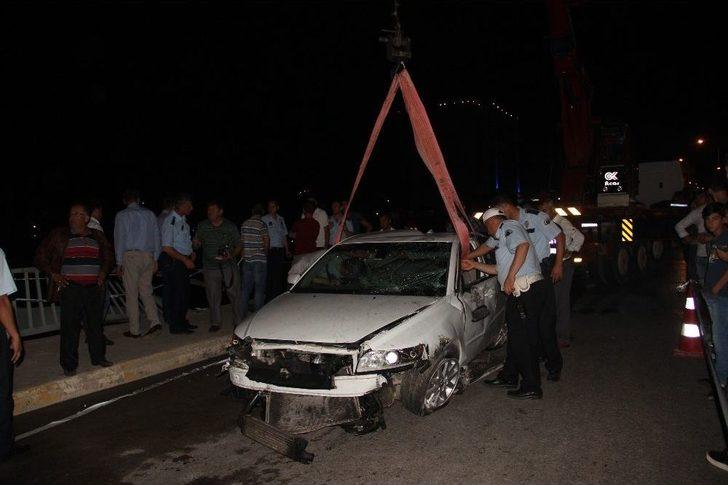 Köpeğe Çarpmamak İçin Dereye Uçtular G4