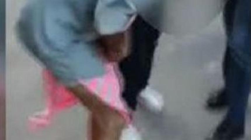 Etek Giydirip D&ouml;ve D&ouml;ve Sokakta Dolaştırdılar