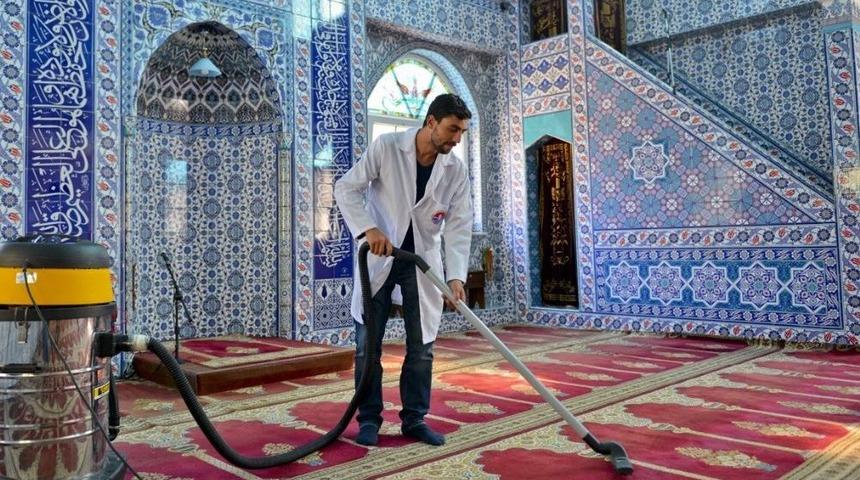 Camilerde Ramazan Temizliği