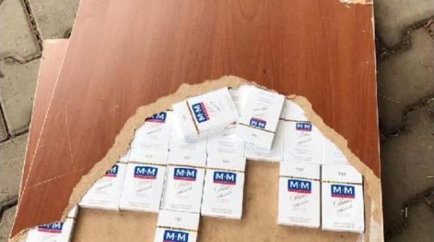 'dur' Ihtarına Uymayan Kamyonette 15 Bin Paket Ka&ccedil;ak Sigara