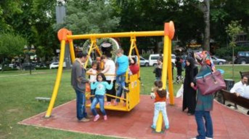 Sabri Yalım&rsquo;a Engelli Vatandaşlar İ&ccedil;in Salıncak Yapıldı