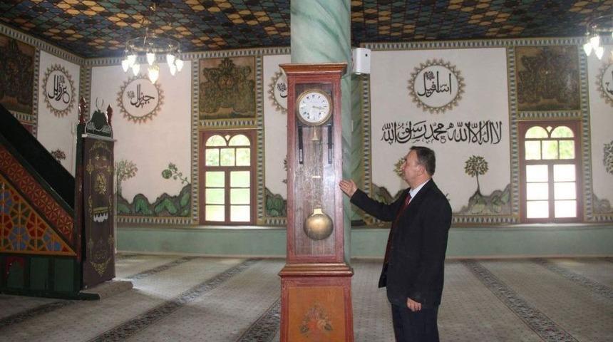 Bir Tarihin Yok Olmaması İ&ccedil;in Tek Başına Savaş Veriyor