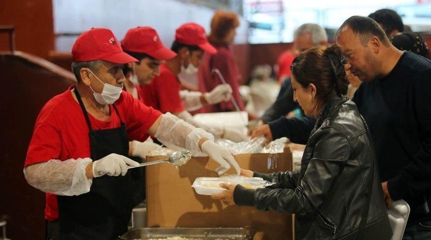 Yenimahalle&rsquo;de 160 Bin Vatandaş İftar Yaptı