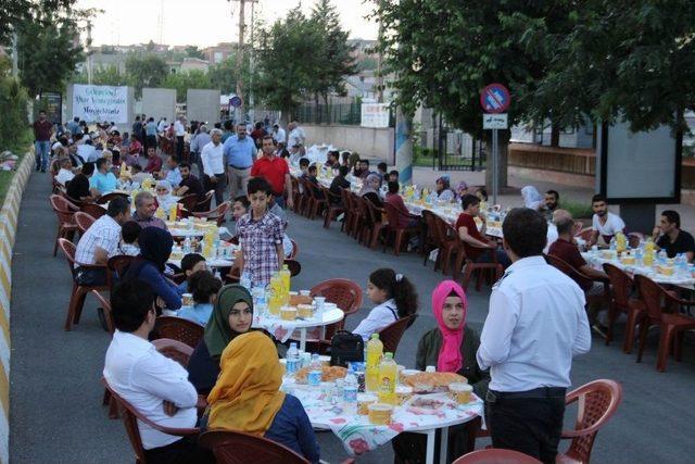 Bismil’de 2 Bin Kişi İftar Sofrasında Bir Araya Geldi