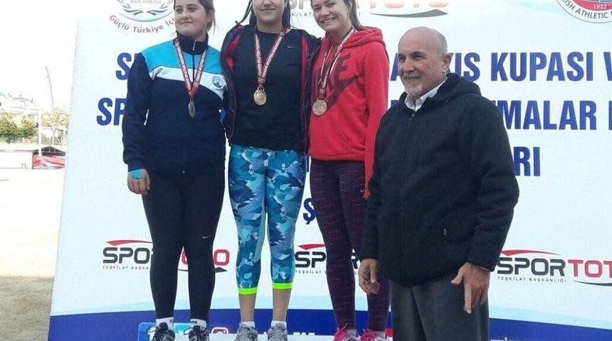 Osmangazili Atletler Balkan Şampiyonası&rsquo;nda