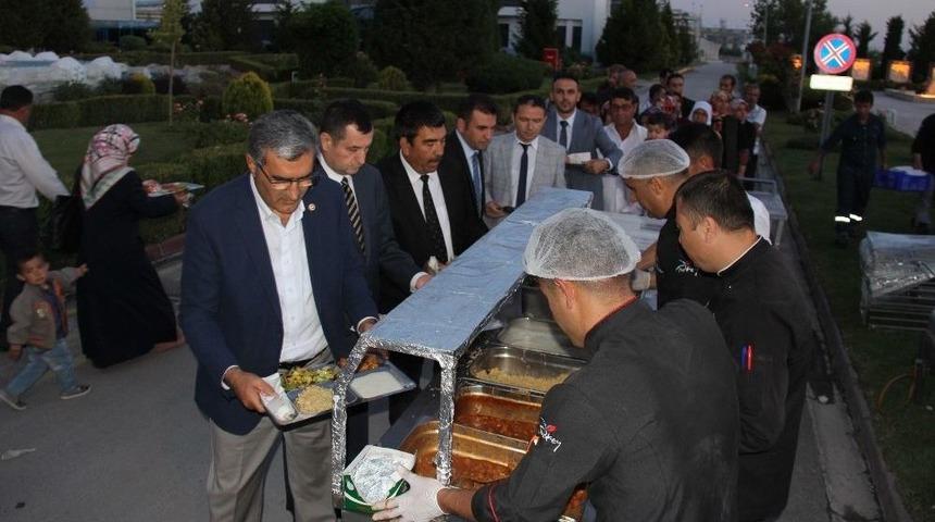 Konya Şeker Ailesi 11 Farklı Kamp&uuml;ste İftarda Buluştu