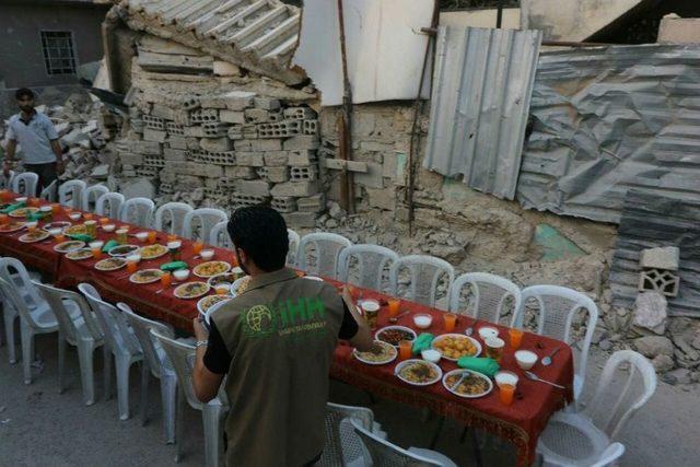 Kuşatma Altındaki Doğu Guta’da Her Gün 4 Bin Kişiye İftar