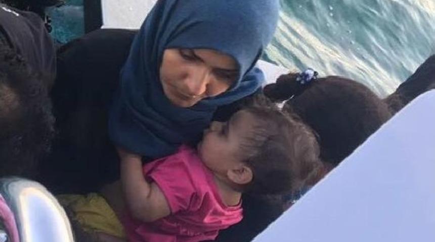 Deniz Polisi 50 Suriyeli'yi &Ouml;l&uuml;mden Kurtardı