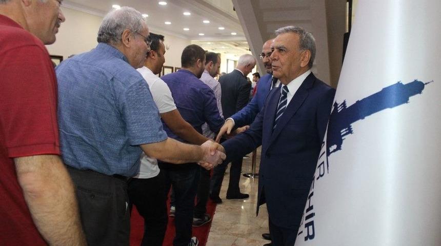 Başkan Kocaoğlu, Belediye Personeliyle Bayramlaştı