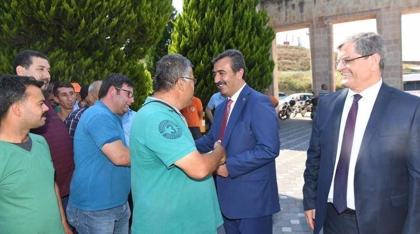 Başkan &Ccedil;etin Belediye Personeliyle Bayramlaştı