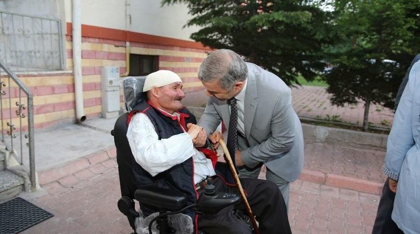 B&uuml;y&uuml;kşehir Yaşlıların Yanında