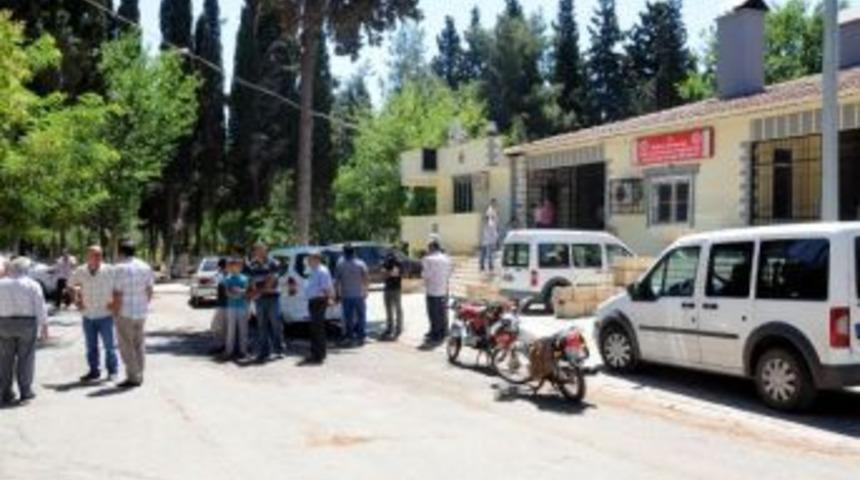 Kaydıraktan D&uuml;şen 5 Yaşındaki &Ccedil;ocuk &Ouml;ld&uuml;