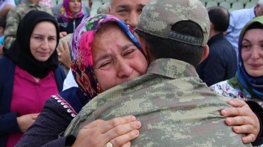 Acemi Erlerin Yemin T&ouml;reninde Duygu Dolu Anlar Yaşandı
