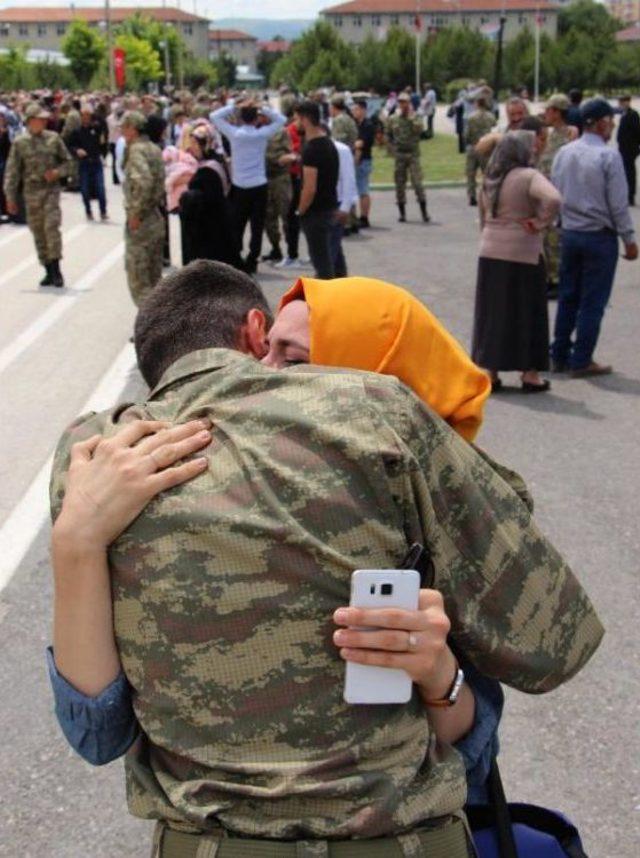 Acemi Erlerin Yemin Töreninde Duygu Dolu Anlar Yaşandı