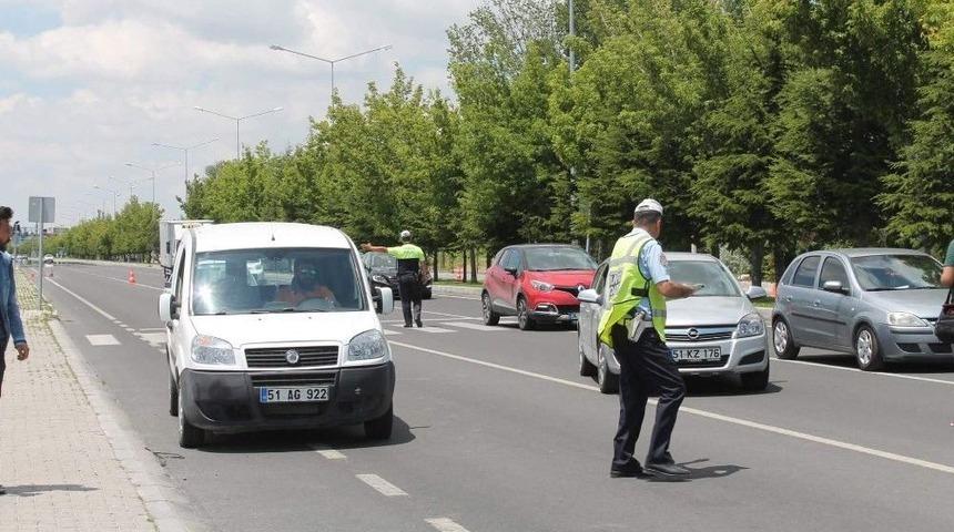 Niğde&rsquo;de &rsquo;t&uuml;rkiye G&uuml;venli Trafik Denetimi&rsquo; Uygulaması Yapıldı