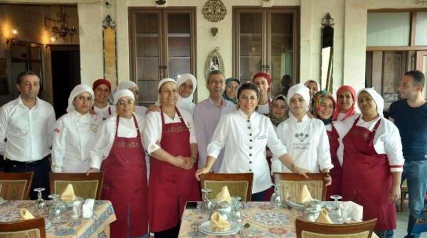 Mardinli Ebru, D&uuml;nyanın En Iyi 10 Aş&ccedil;ısından Biri Oldu