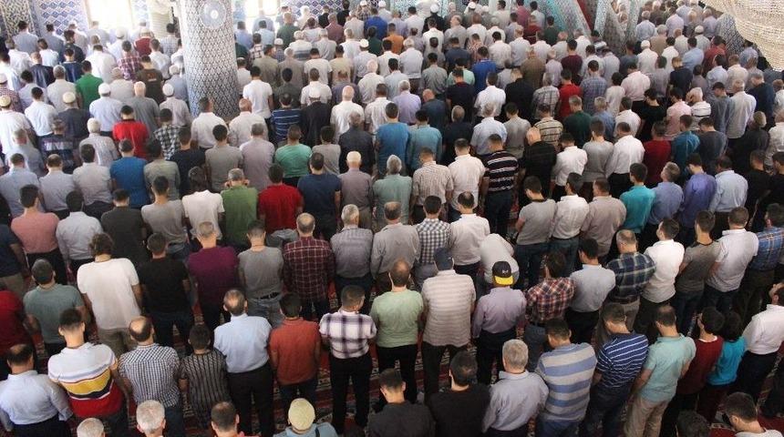 Mardin&rsquo;de Ramazan&rsquo;ın Son Cuma Namazı Eda Edildi