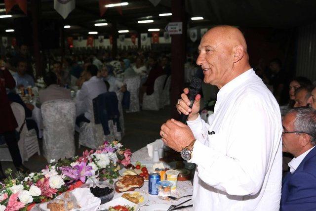 Başkan Altınok Öz, Belediye Personeli İle İftarda Bir Araya Geldi