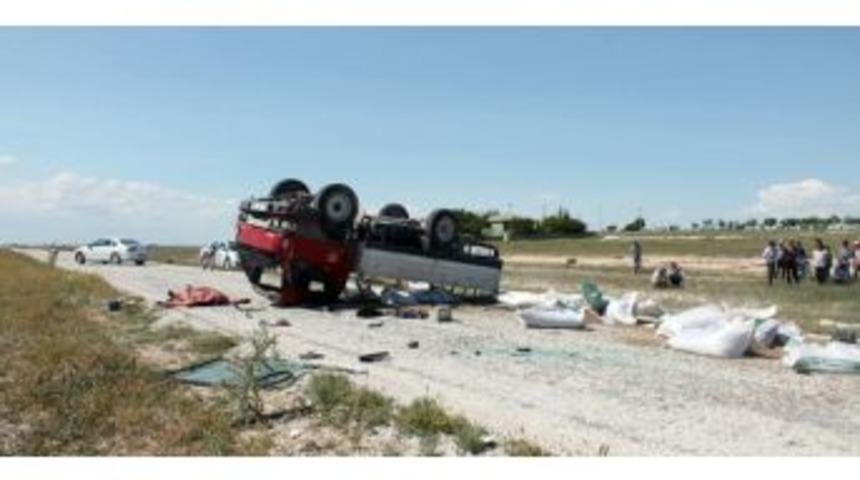 Kamyonet Takla Attı: 1 &Ouml;l&uuml;, 1 Yaralı