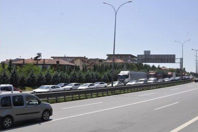 İzmit'te Bayram Trafiği Yoğunluğu