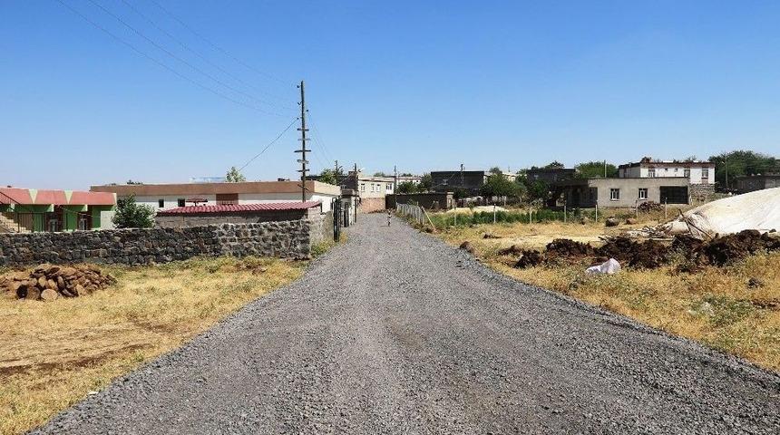 Bağlar Belediyesi Bir Mahallenin Daha Yolunu Yaptı