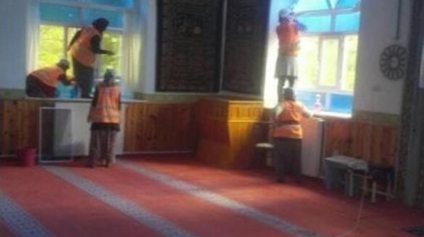 Beyşehir&rsquo;in Camileri Bayrama Hazırlanıyor