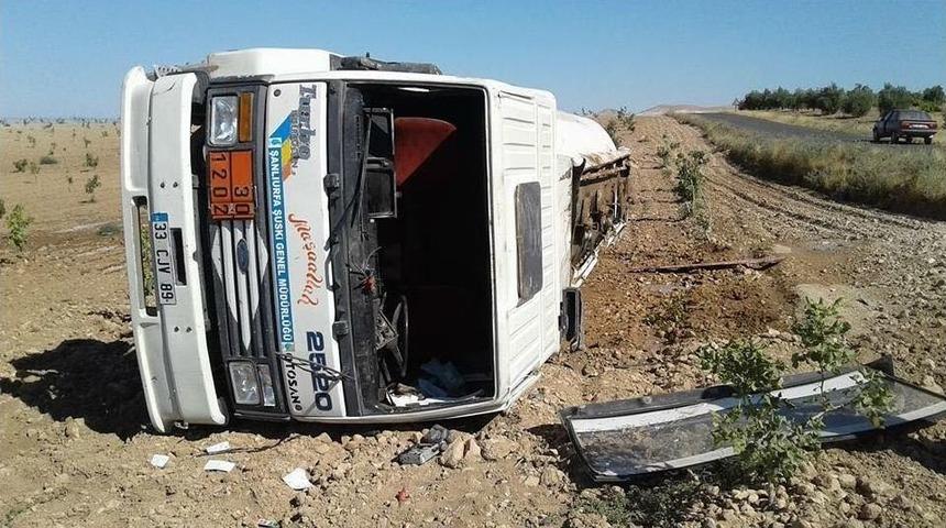 Birecik&rsquo;te Su Tankeri Devrildi