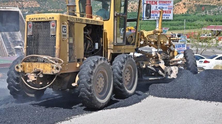 G&ouml;lbaşı&rsquo;nda Asfalt Ve Yama &Ccedil;alışmalarına Devam