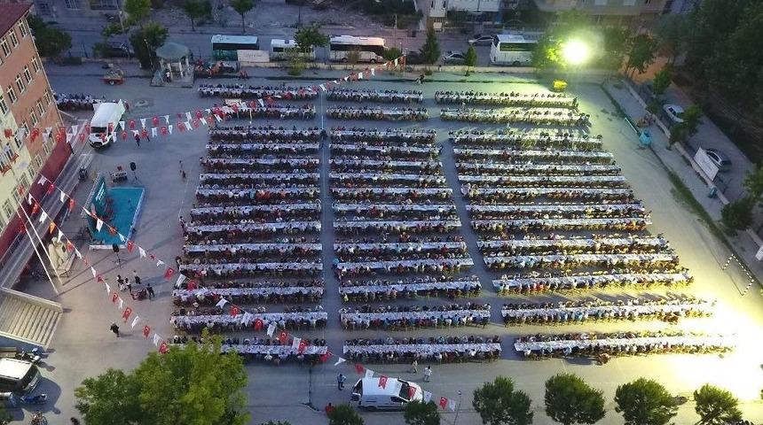 Pamukkale Belediyesi&rsquo;nden Deliktaş&rsquo;ta 2 Bin Kişilik İftar Sofrası