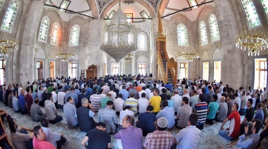 Mimar Sinan&rsquo;ın Eseri Molla &Ccedil;elebi Camii Yeniden İbadete A&ccedil;ıldı