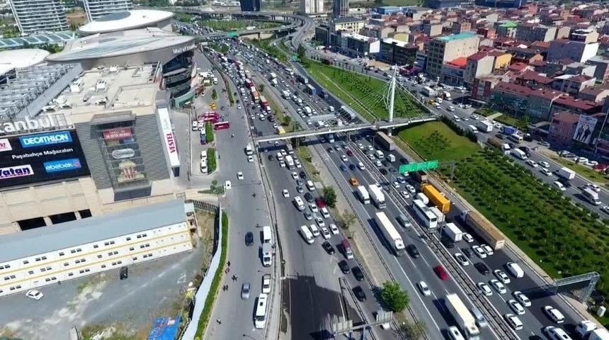 Tem Otoyolu&rsquo;ndaki Trafik Havadan G&ouml;r&uuml;nt&uuml;lendi