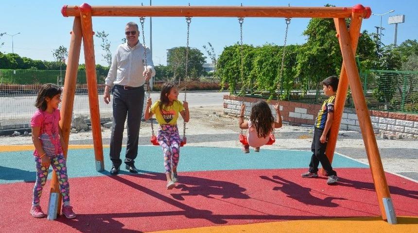 Karacabey&rsquo;de Şehit Pilot Y&uuml;zbaşı Acarca Parkında Tadilat &Ccedil;alışmaları Tam Gaz S&uuml;r&uuml;yor