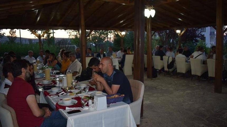 Chp İl Başkanı Kiraz Basın Mensuplarıyla İftarda Bir Araya Geldi