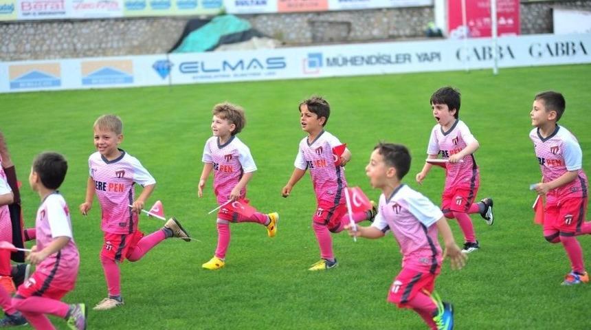 İneg&ouml;lspor Yaz Spor Okulu Başladı