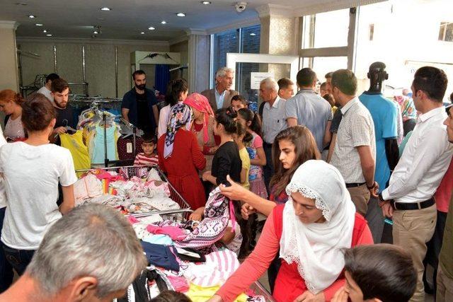 Hakkari’de Çocukların Bayramlık Sevinci