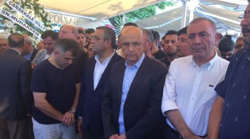 Enis Berberoğlu Kayınpederinin Cenazesine Katıldı (1)