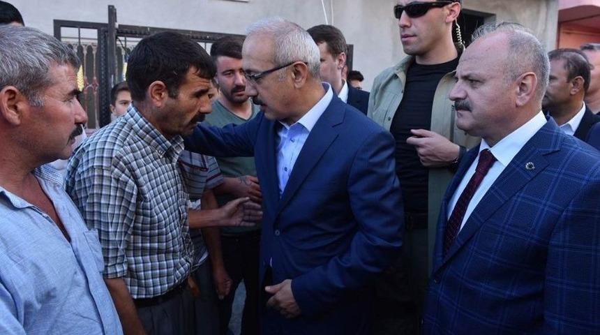 Bakan Elvan Şehit Ailesini Ziyaret Etti