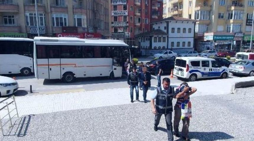 Valilerin Isimlerini Kullanarak Dolandırdılar