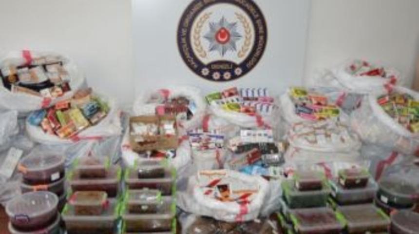 Denizli&rsquo;de Ka&ccedil;ak T&uuml;t&uuml;n Ve Sigara Operasyonu